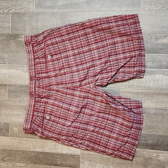 Weather proof brand plaid shorts - Picture 2 of 5